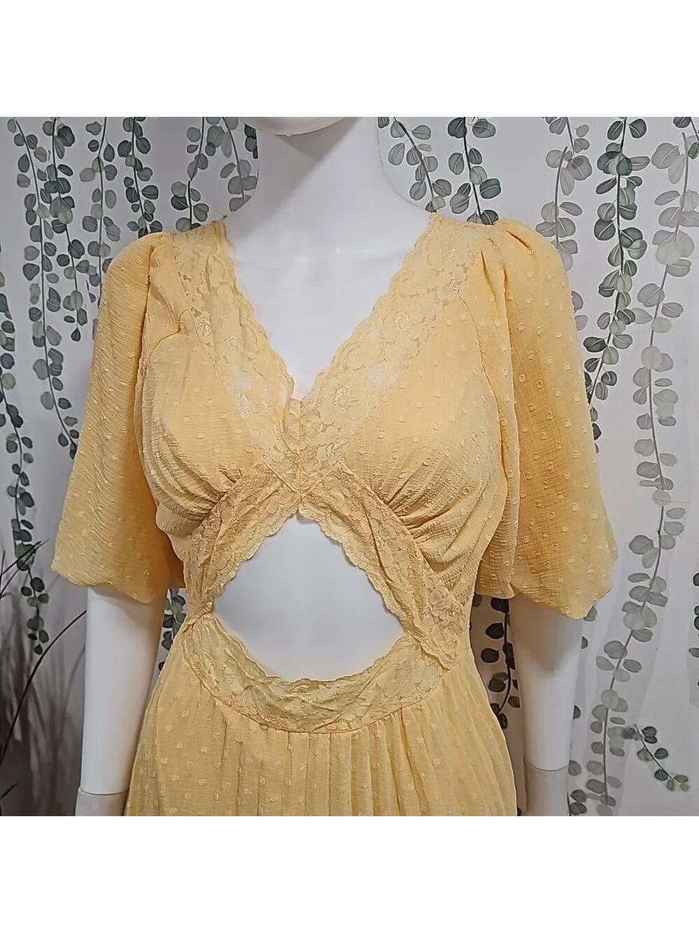 ASOS DESIGN lace insert cut out textured pleated midi dress in lemon yellow Sz 6 - Picture 3 of 12